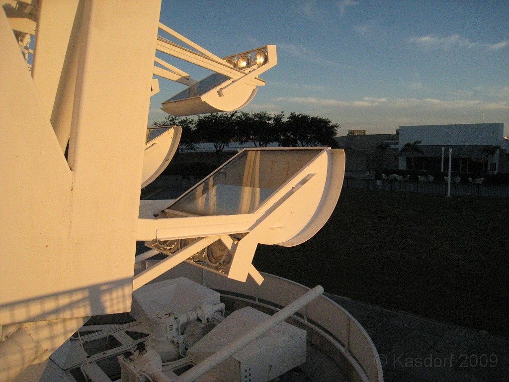 Disney 2010 D2 1080.jpg - January 9-11, 2010 Disney World Florida. Went to run the marathon. Sunday 5:40 AM start the race! Finish, go take a hot shower! Paul drove us over to Kennedy Space Center. Then buffet at Animal Kingdom for dinner!